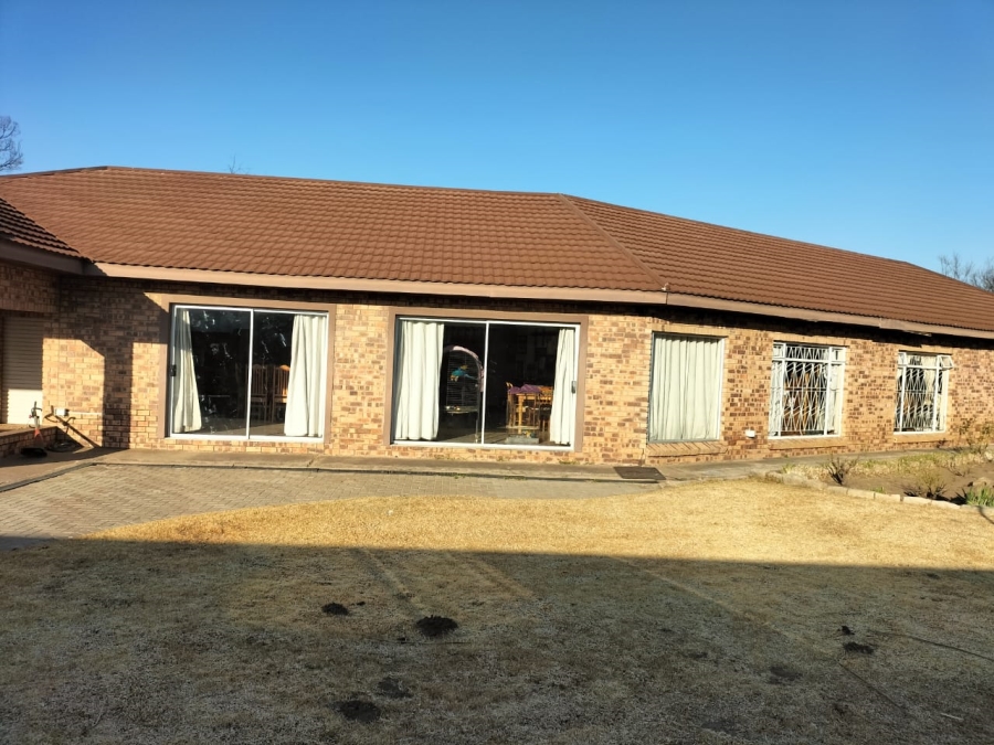 5 Bedroom Property for Sale in Clocolan Free State